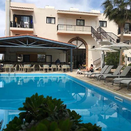 New York Plaza Hotel Apartments Paphos Exterior foto