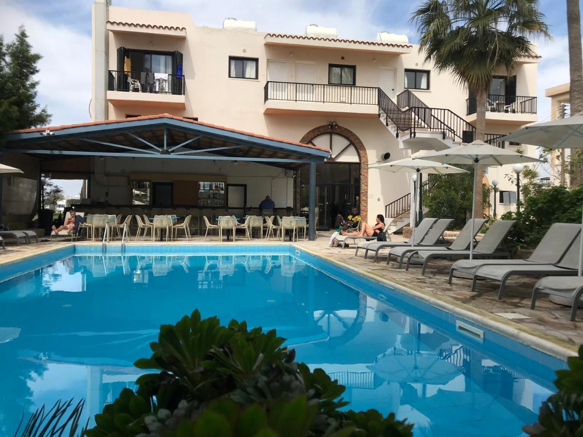 New York Plaza Hotel Apartments Paphos Exterior foto