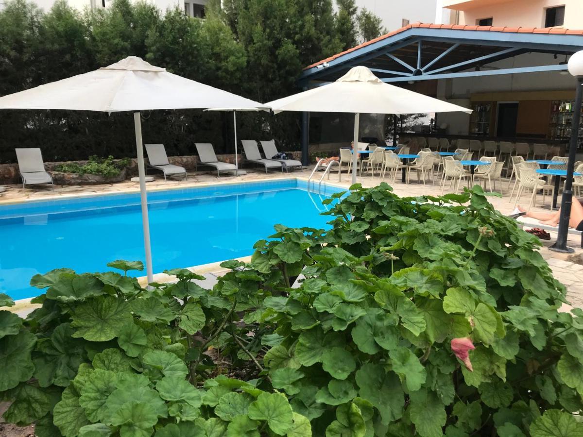 New York Plaza Hotel Apartments Paphos Exterior foto