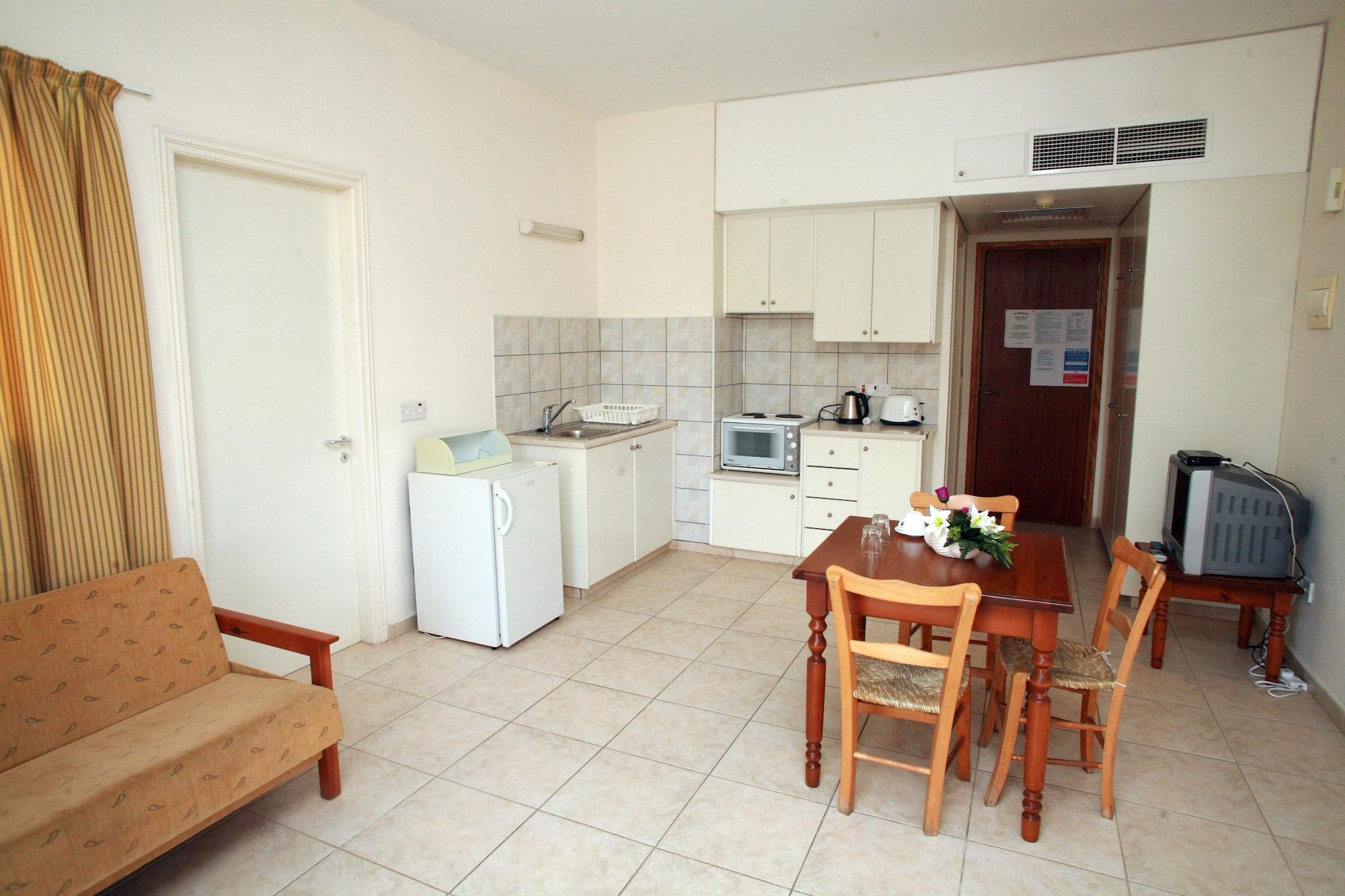 New York Plaza Hotel Apartments Paphos Exterior foto