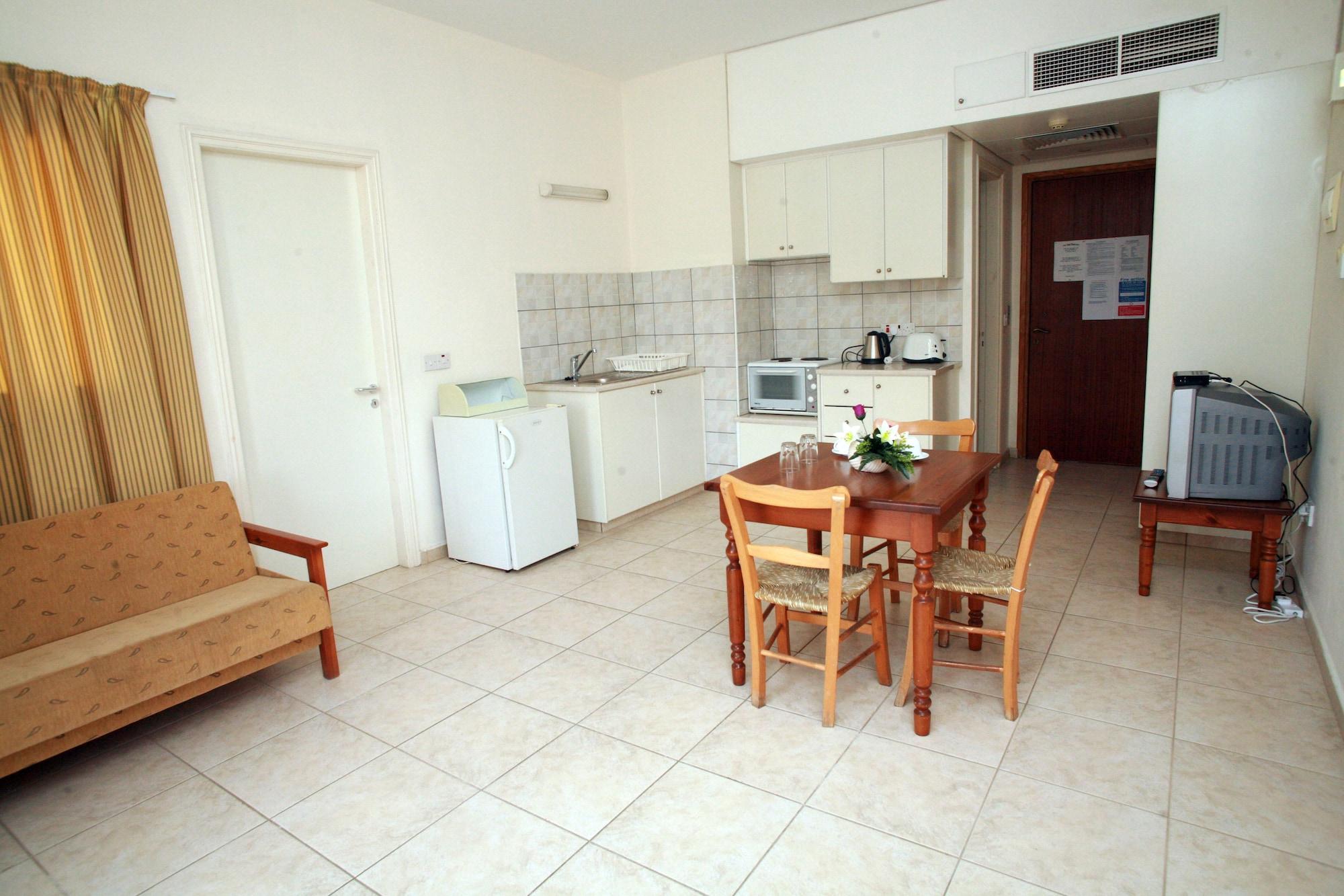 New York Plaza Hotel Apartments Paphos Exterior foto