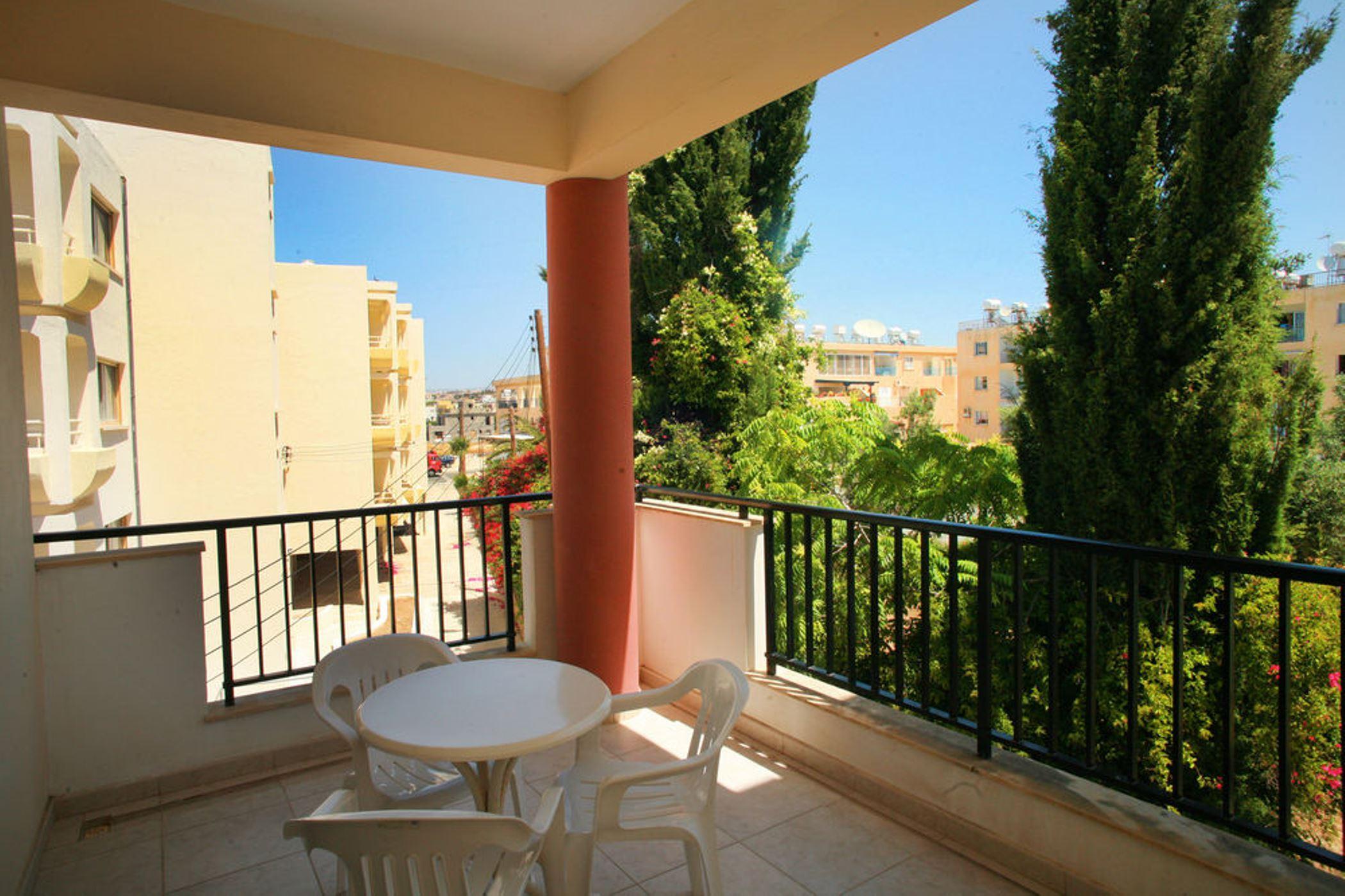 New York Plaza Hotel Apartments Paphos Exterior foto
