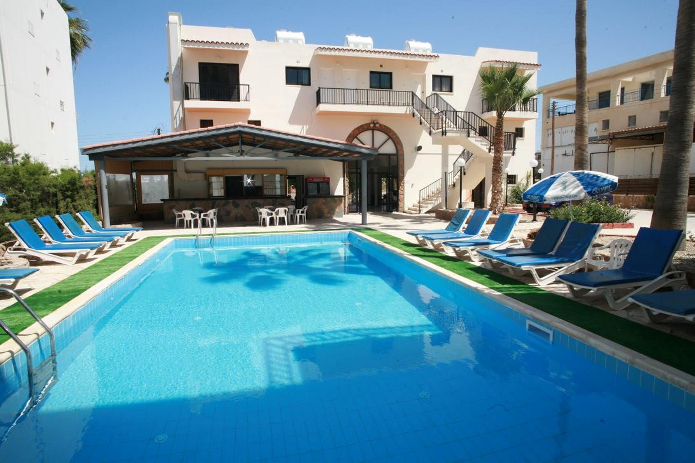 New York Plaza Hotel Apartments Paphos Exterior foto