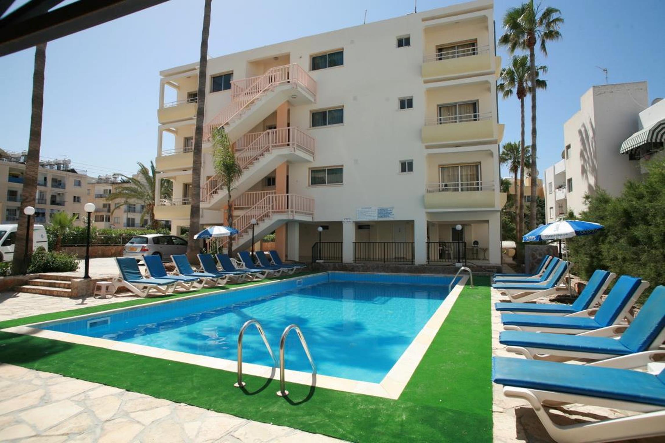 New York Plaza Hotel Apartments Paphos Exterior foto