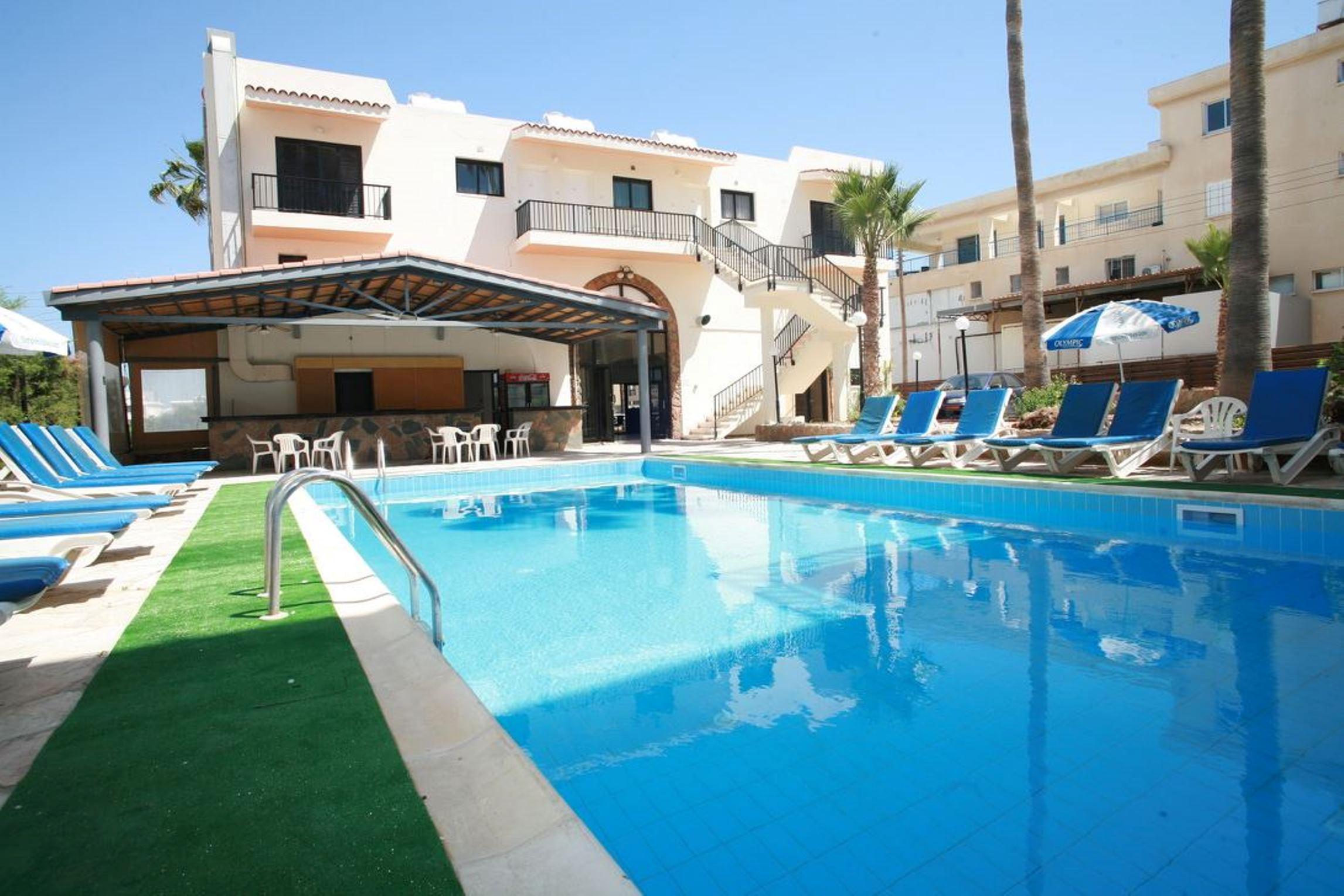 New York Plaza Hotel Apartments Paphos Exterior foto