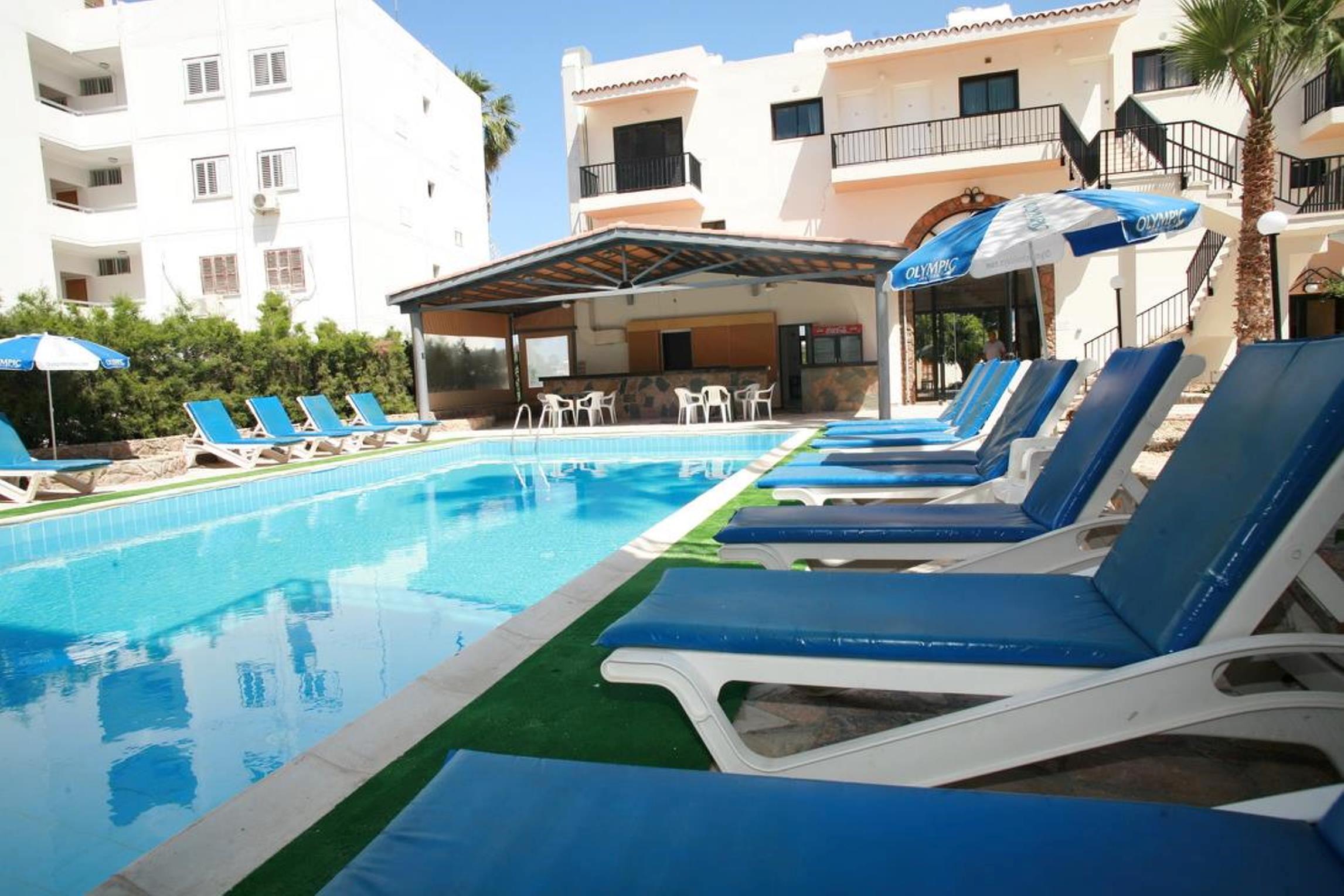 New York Plaza Hotel Apartments Paphos Exterior foto