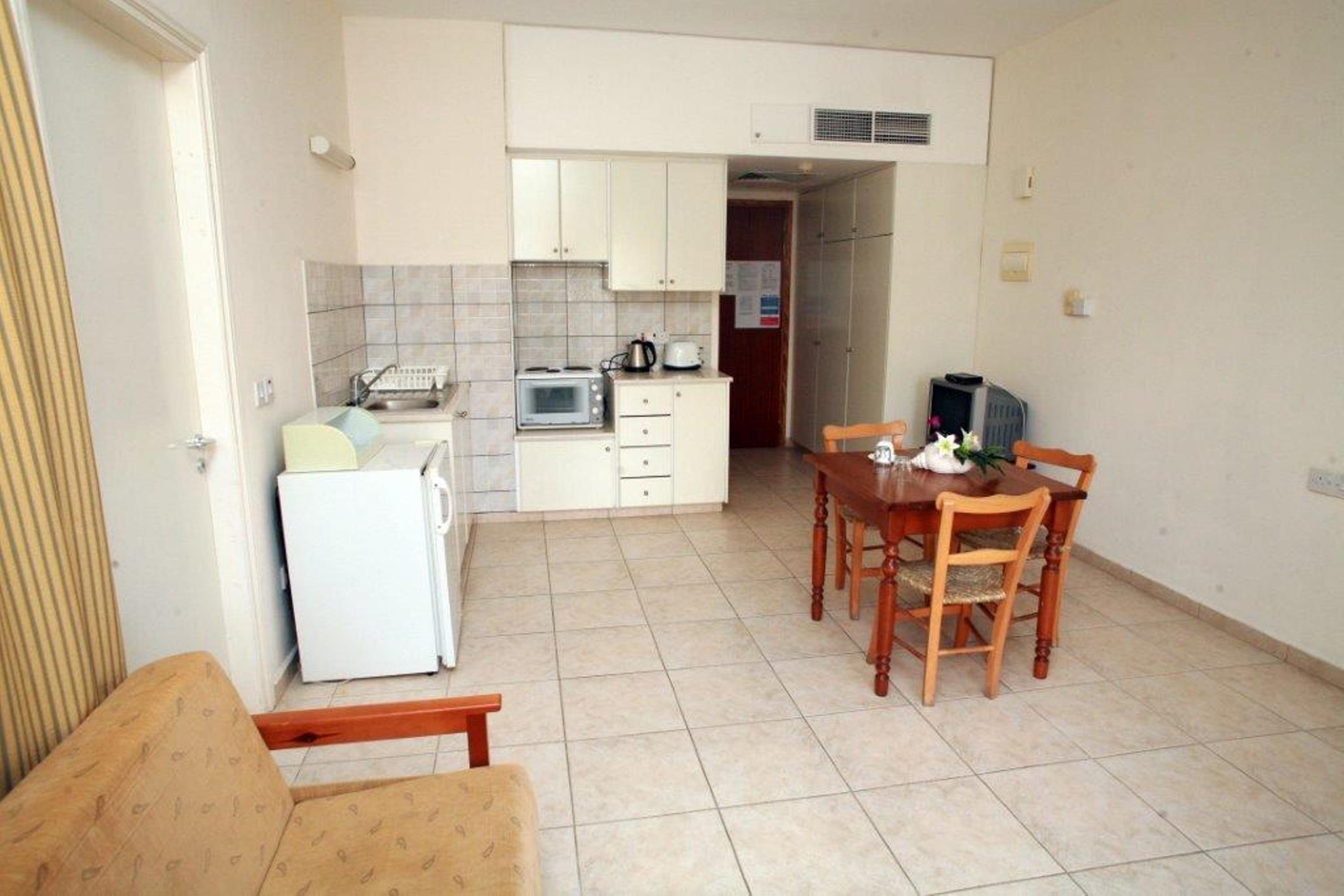 New York Plaza Hotel Apartments Paphos Exterior foto