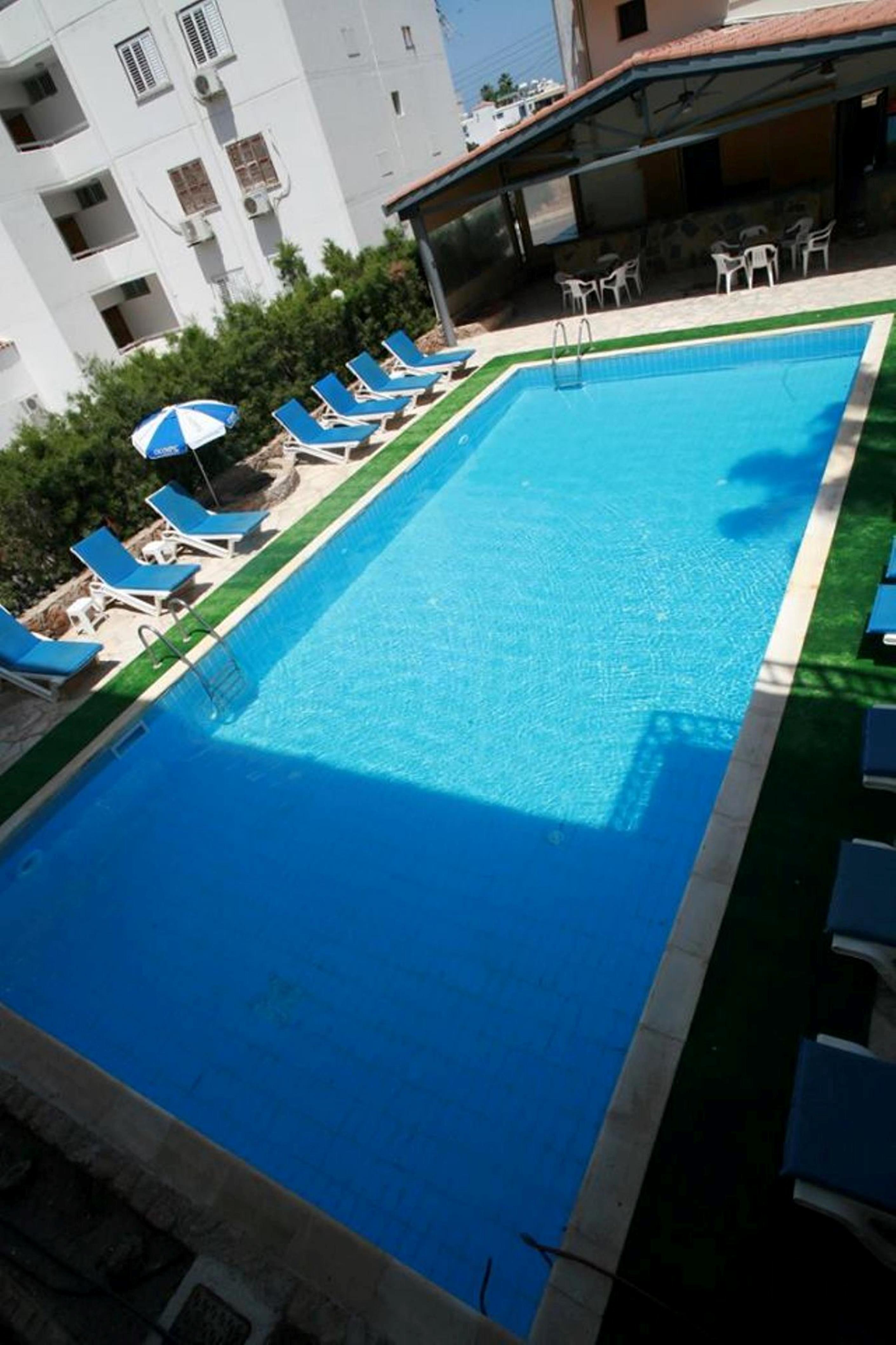 New York Plaza Hotel Apartments Paphos Exterior foto