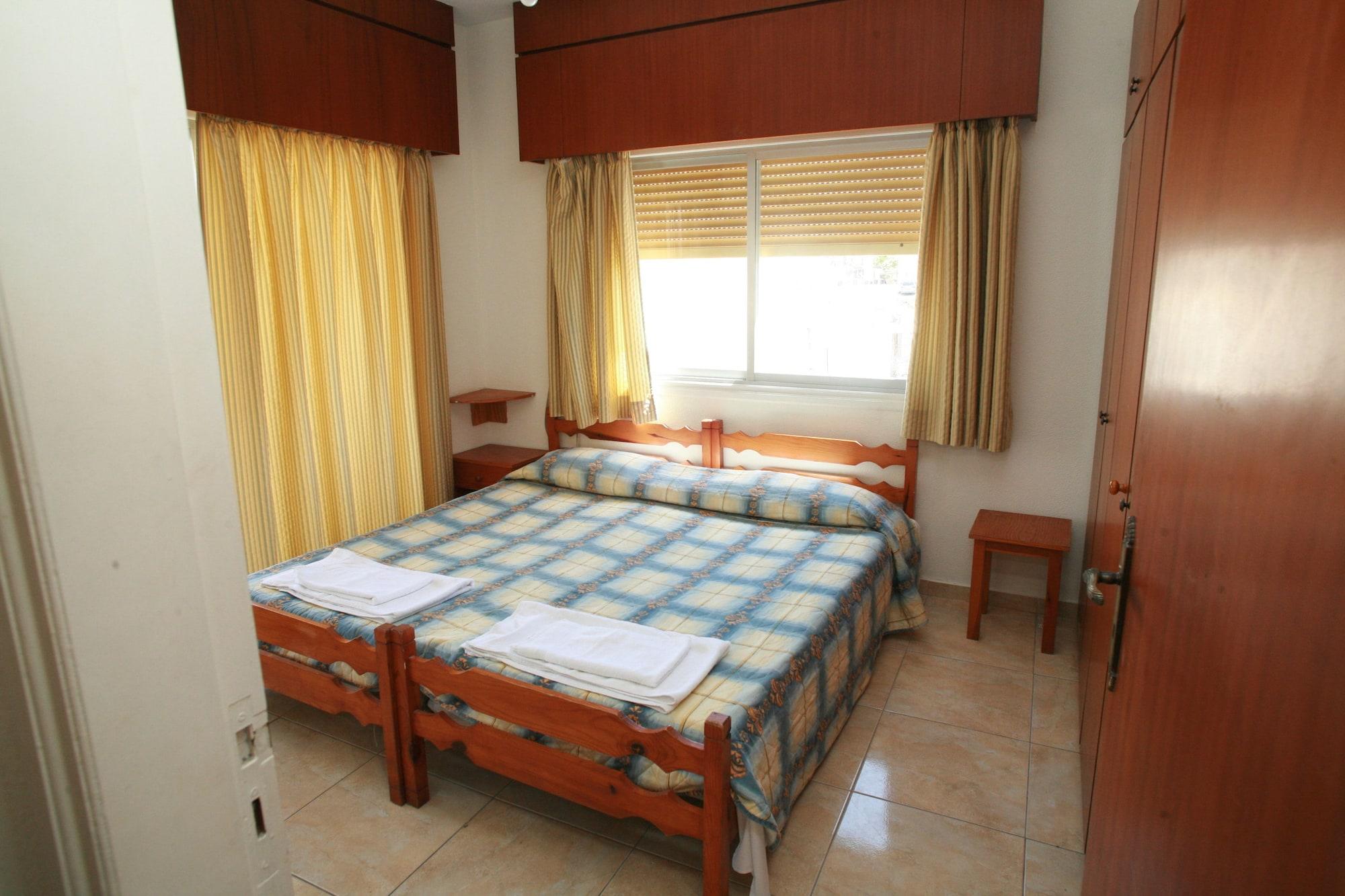 New York Plaza Hotel Apartments Paphos Exterior foto
