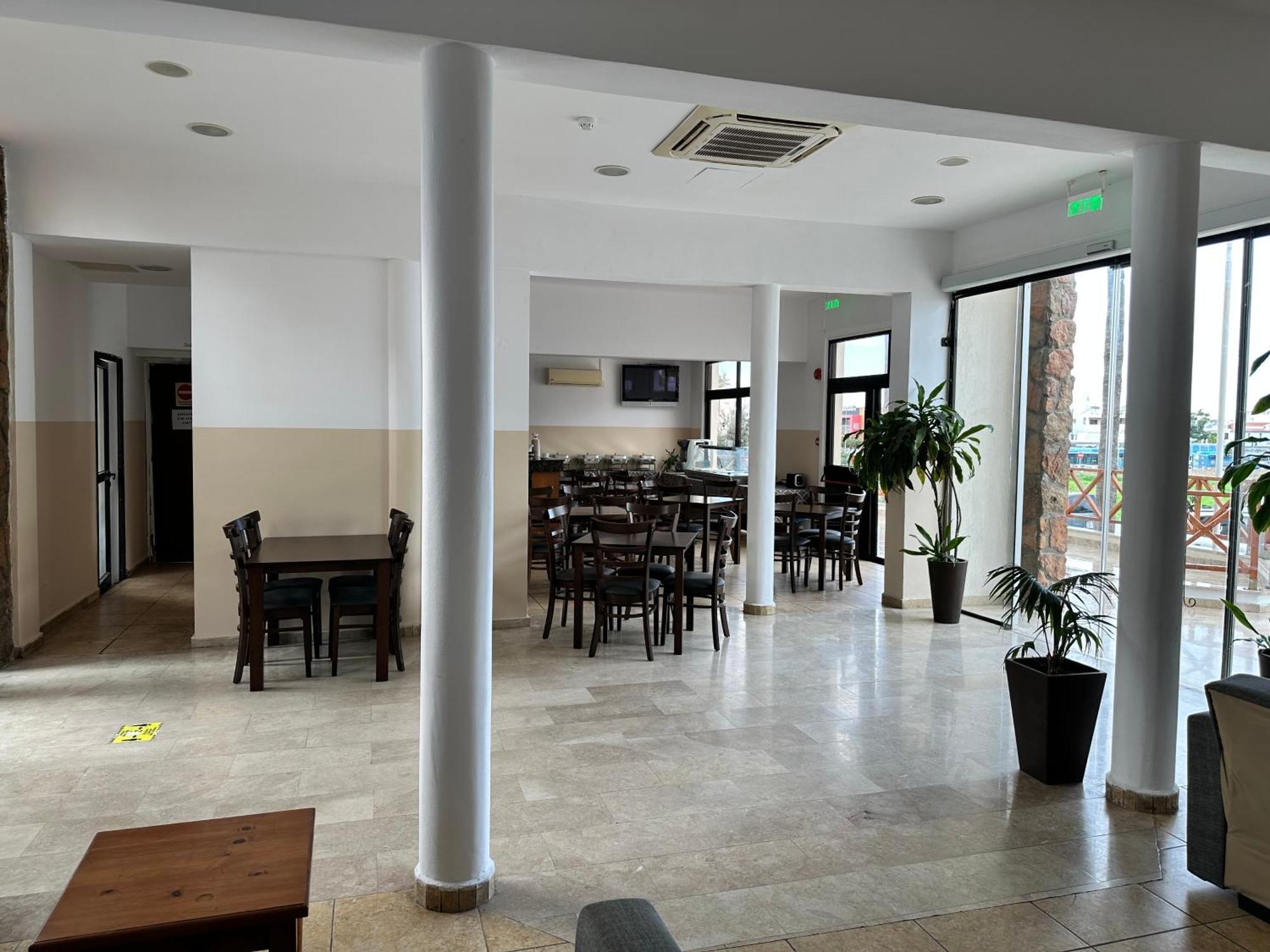 New York Plaza Hotel Apartments Paphos Exterior foto