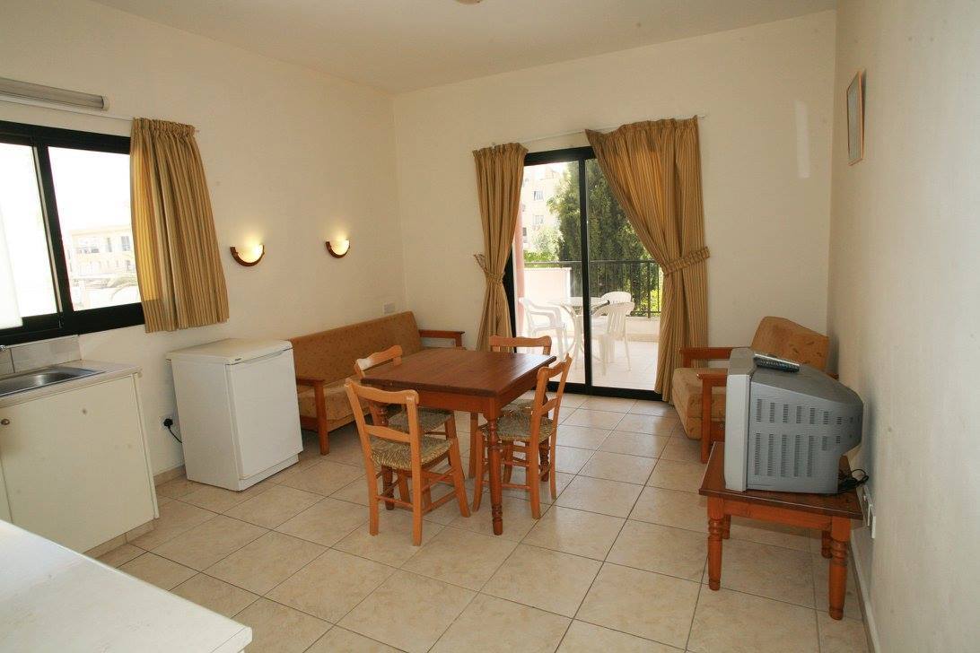 New York Plaza Hotel Apartments Paphos Exterior foto