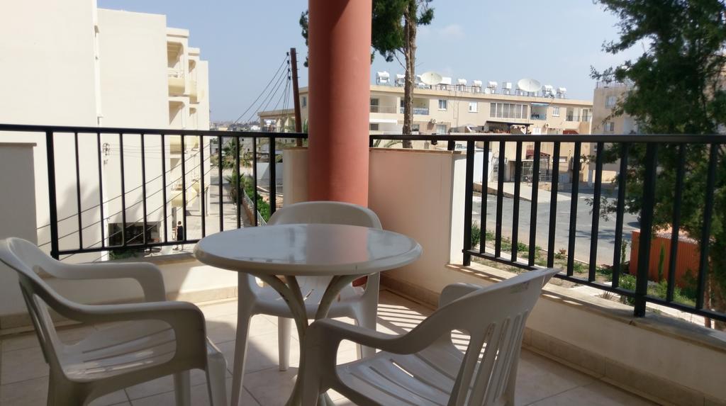 New York Plaza Hotel Apartments Paphos Exterior foto