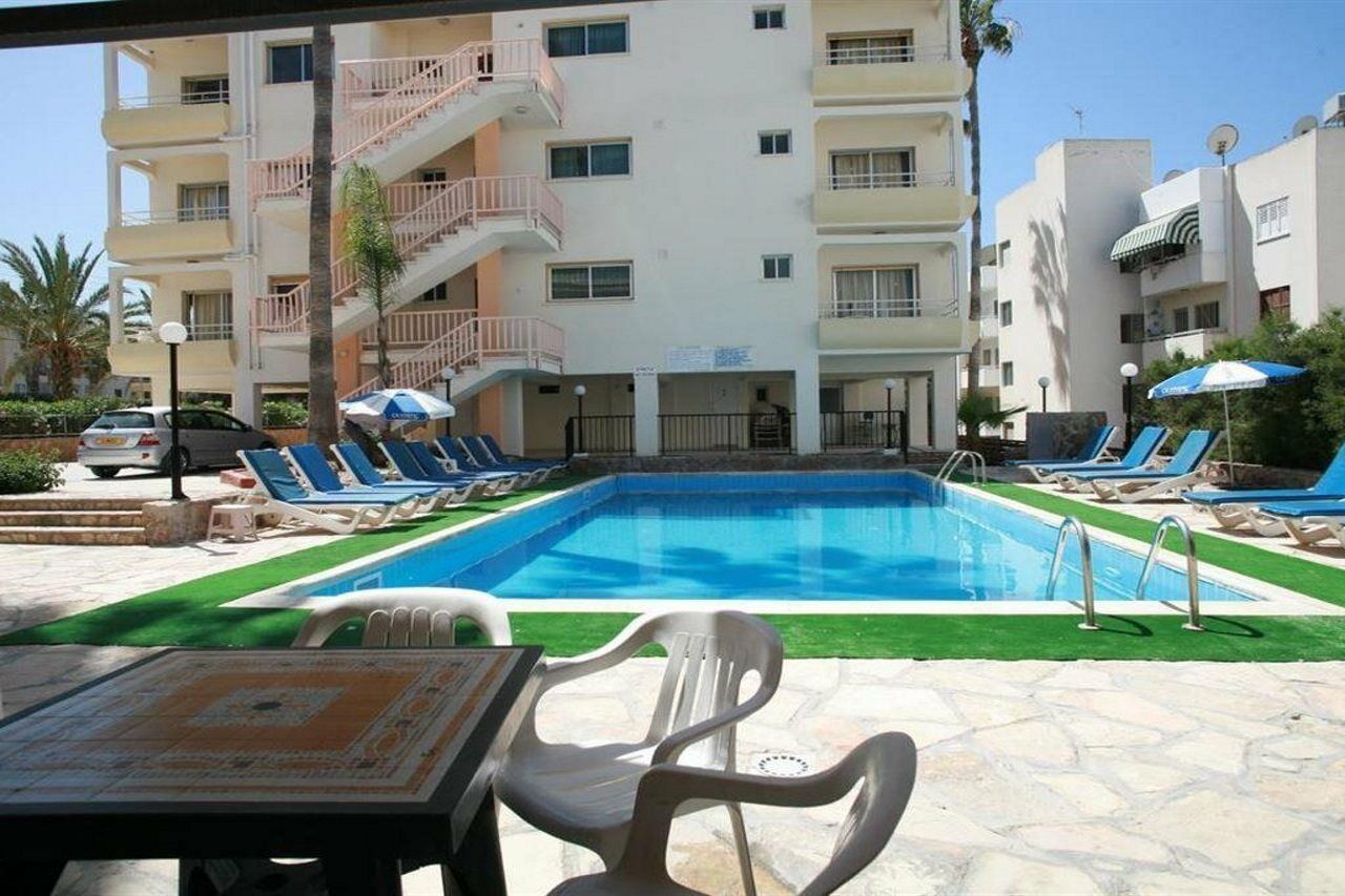 New York Plaza Hotel Apartments Paphos Exterior foto